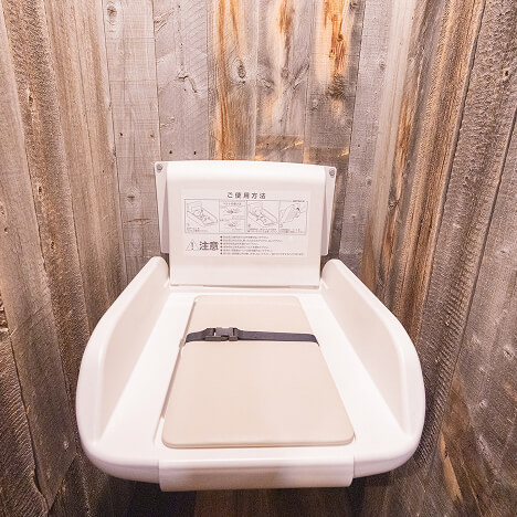 おむつ替えシートももちろん完備！